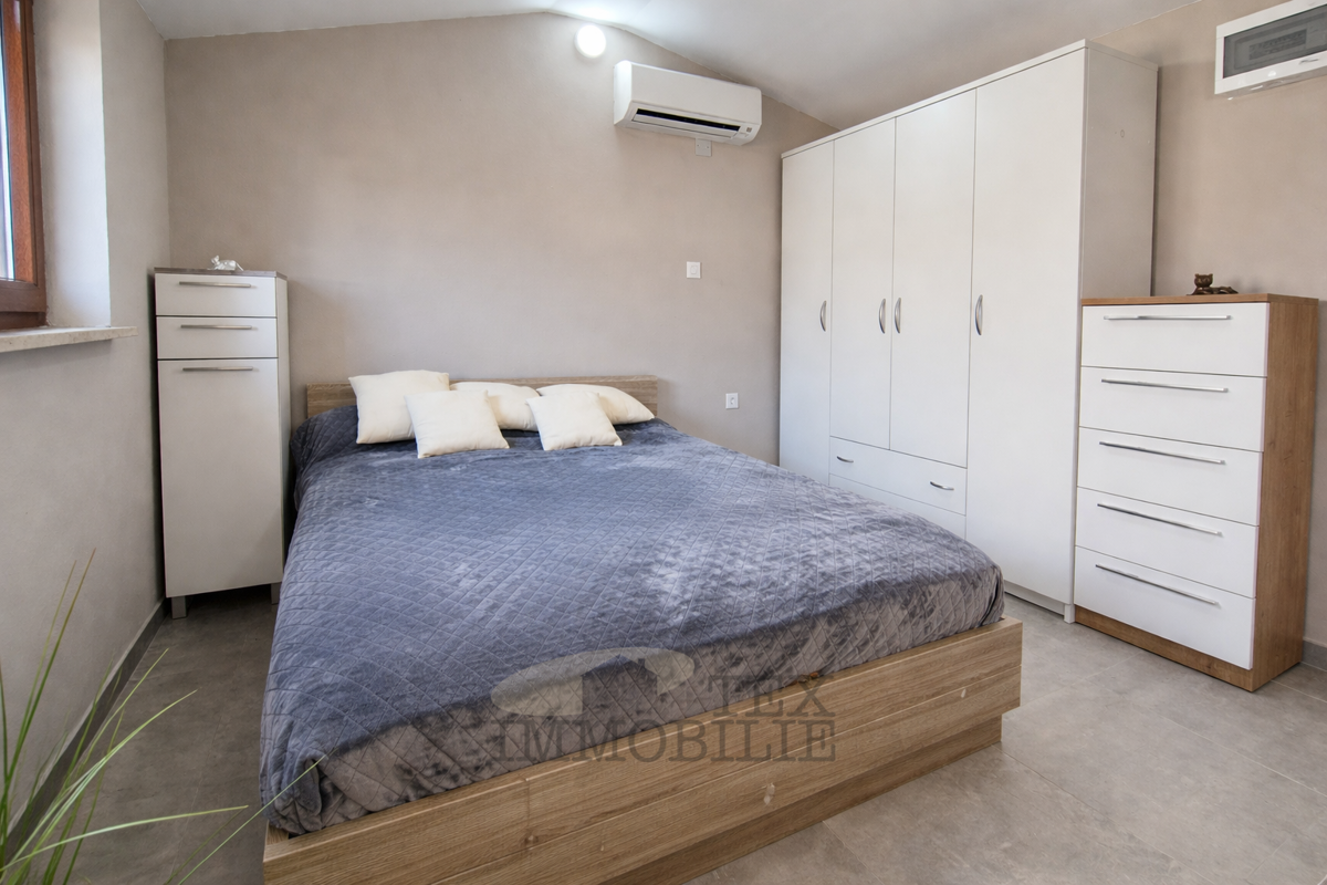 Vabriga - piccola casa vicino a Parenzo, a 1600m dal mare