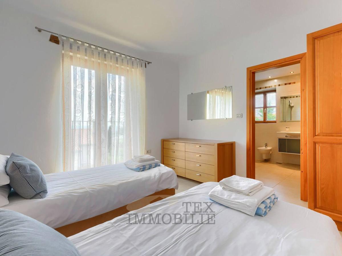 ISTRIA, BUJE – Lussuosa casa mediterranea con ampio terreno