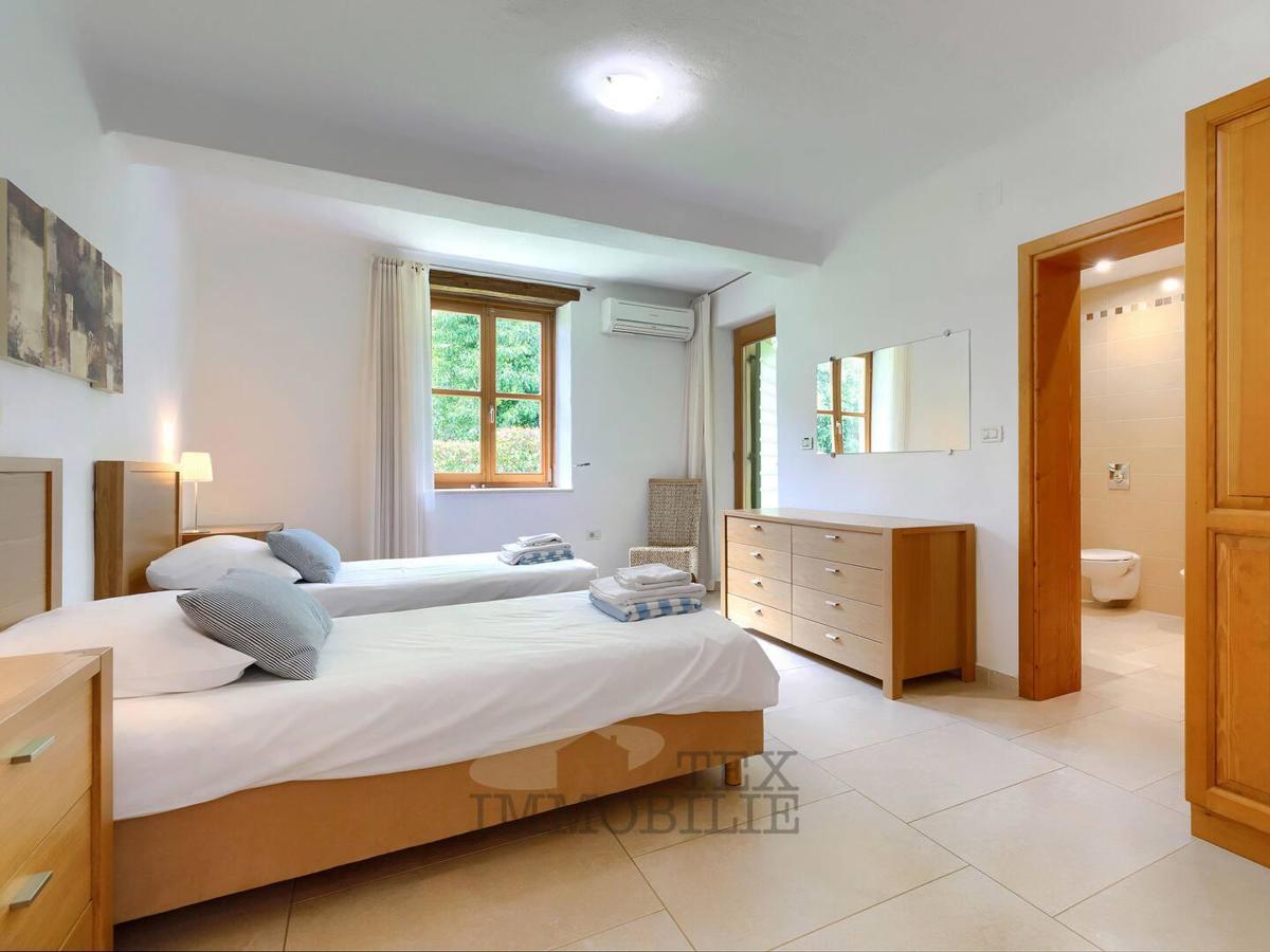 ISTRIA, BUJE – Lussuosa casa mediterranea con ampio terreno