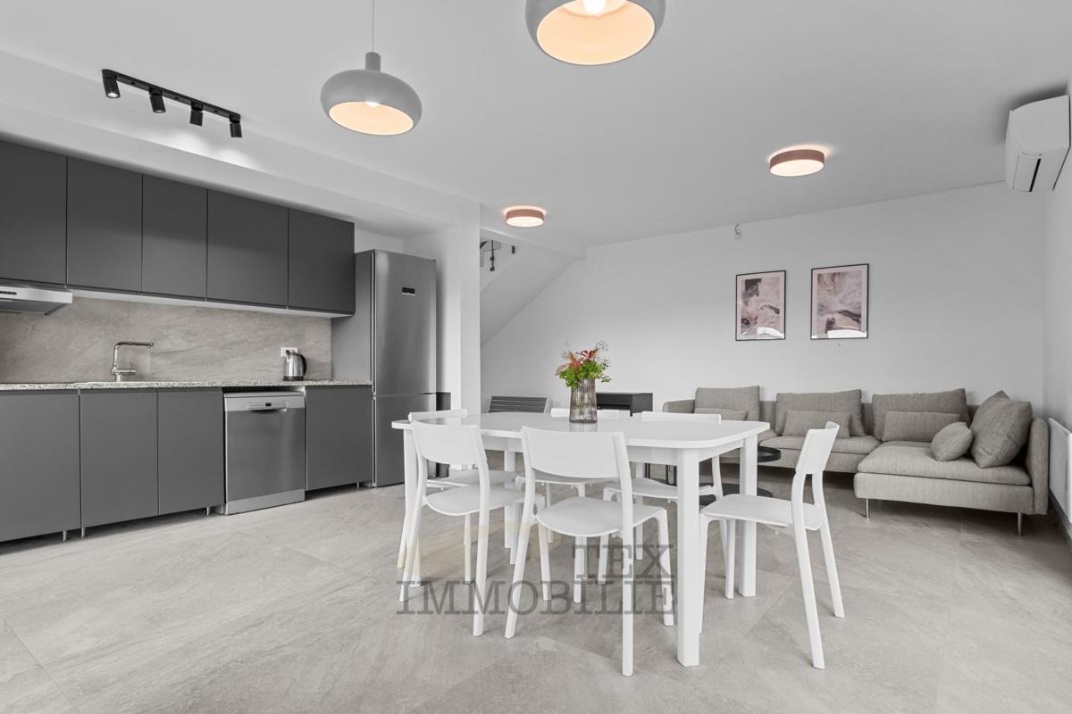 Casa bifamiliare moderna a Parenzo – a 2,5 km dal mare