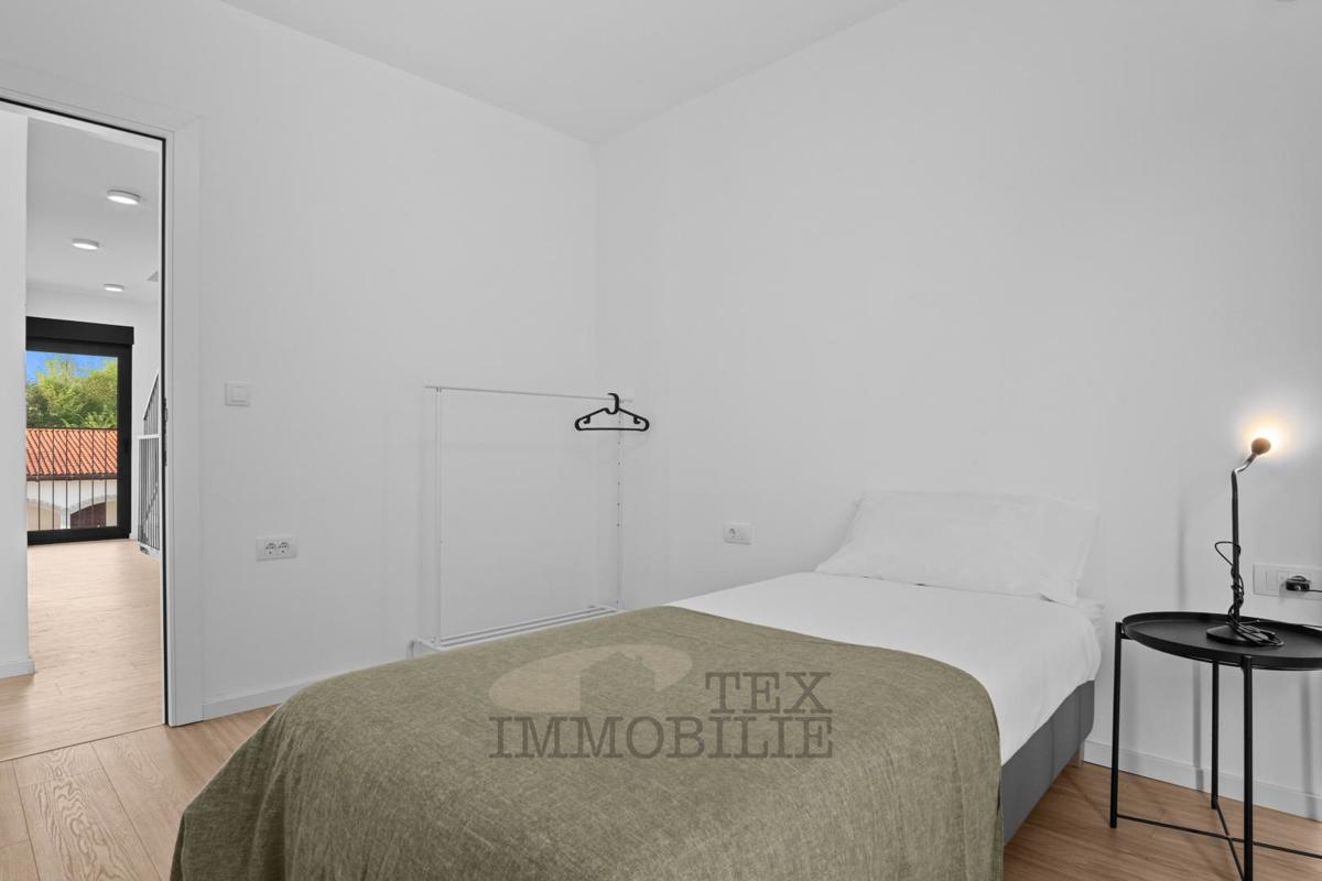 Casa bifamiliare moderna a Parenzo – a 2,5 km dal mare