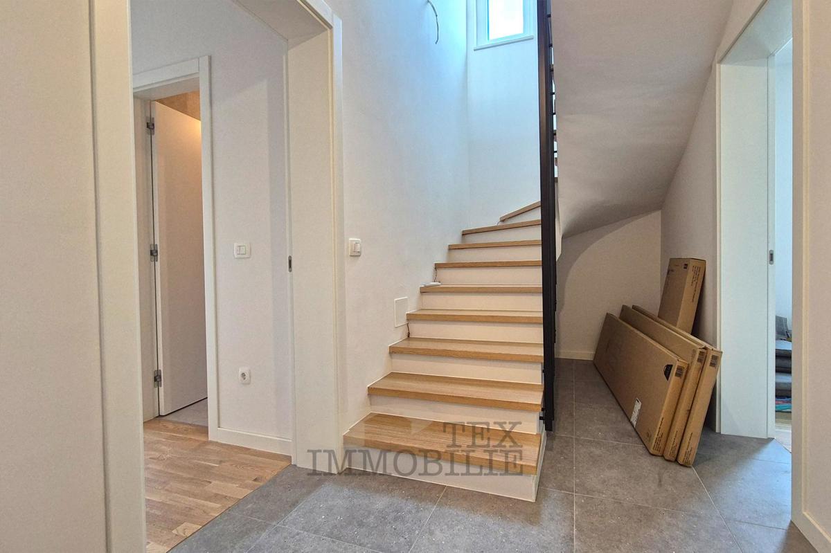 Nuova costruzione, appartamento su due piani vista mare -124,82 mq