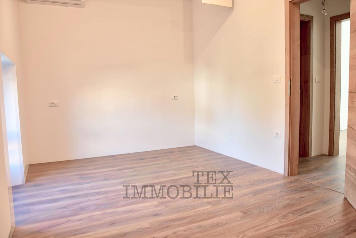 Casa a schiera in pietra con due camere da letto, 65.50m2