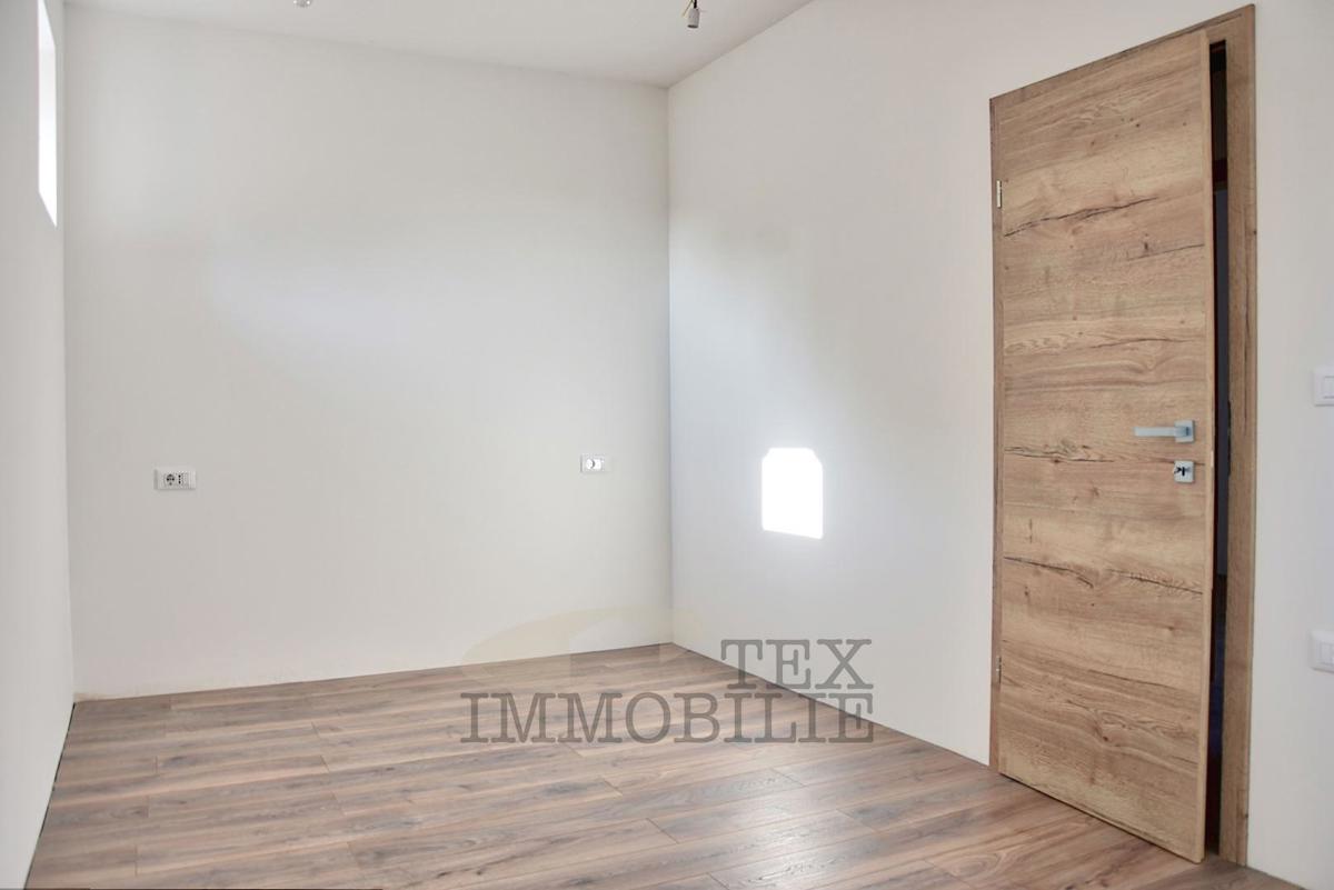 Casa a schiera in pietra con due camere da letto, 65.50m2