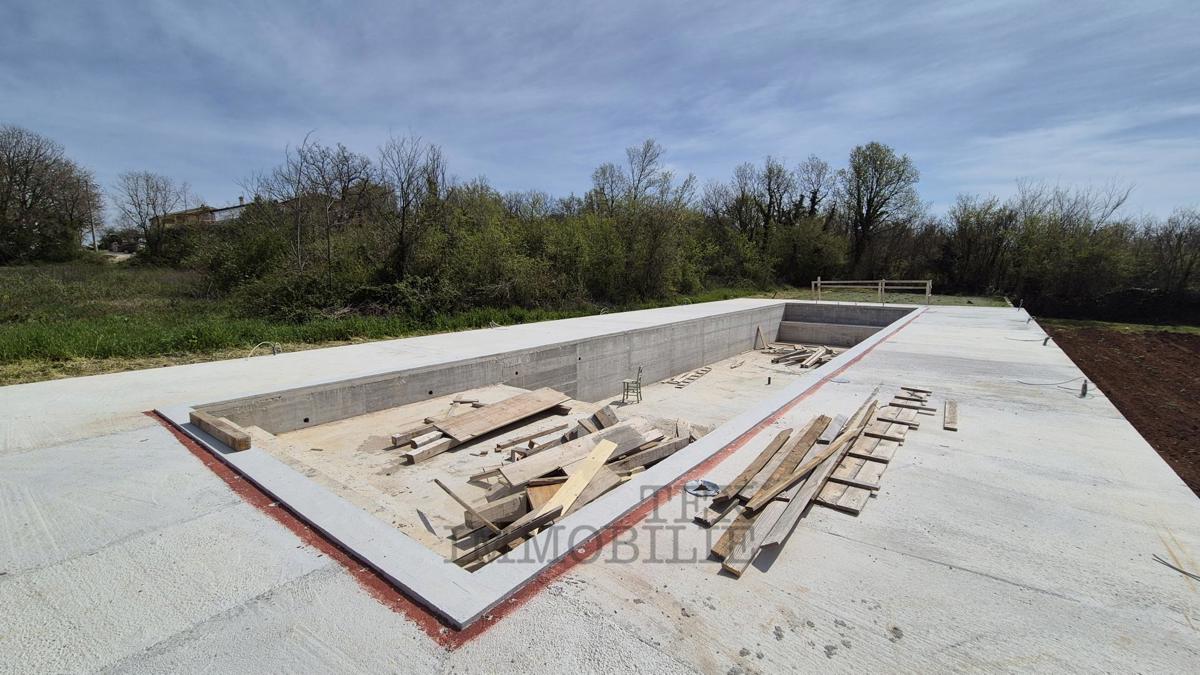 Casa a schiera in pietra con due camere da letto, 65.50m2