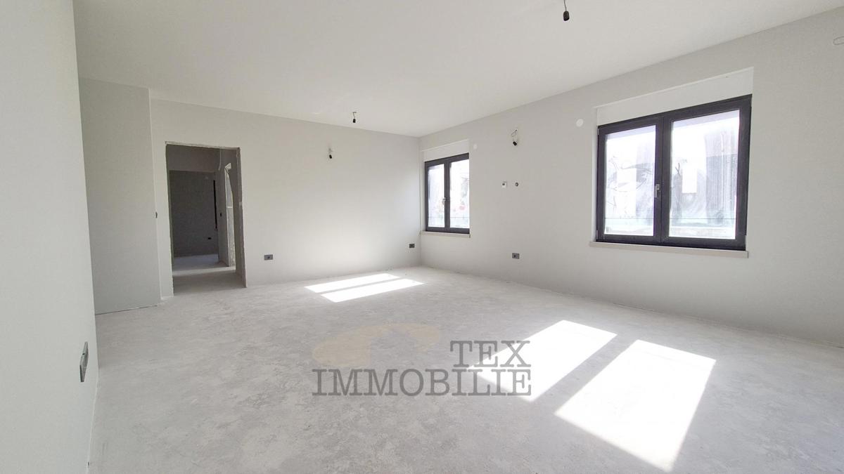 Nuovo appartamento vicino al mare e al centro di Parenzo 