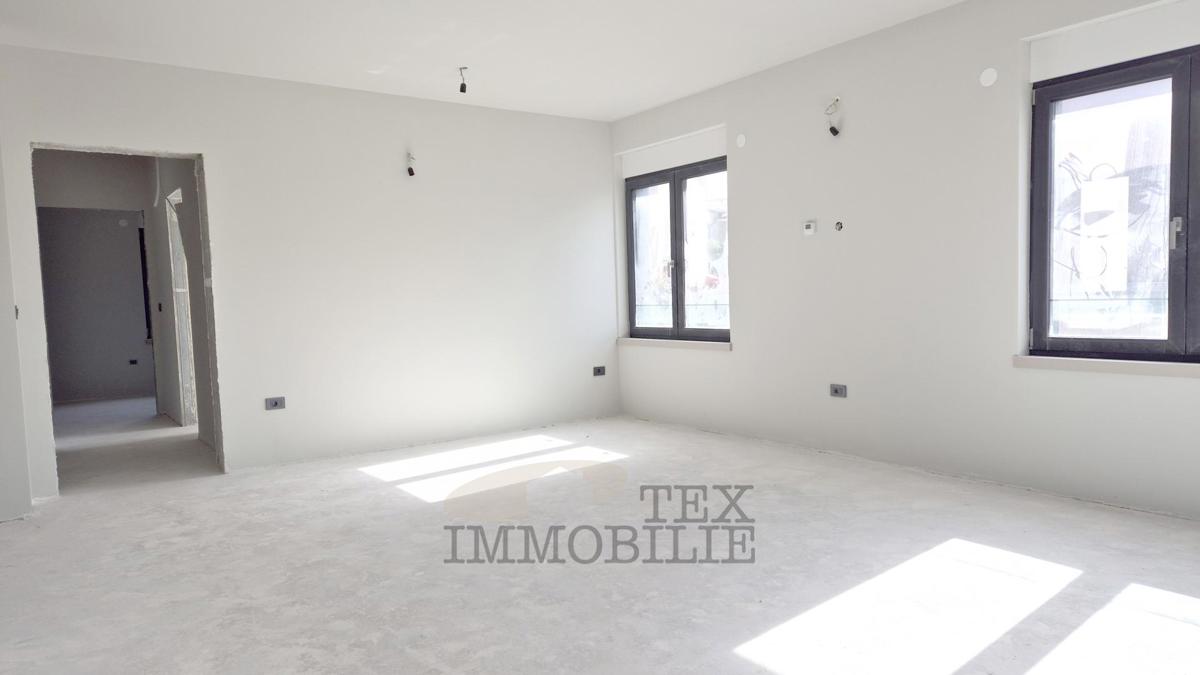 Nuovo appartamento vicino al mare e al centro di Parenzo 