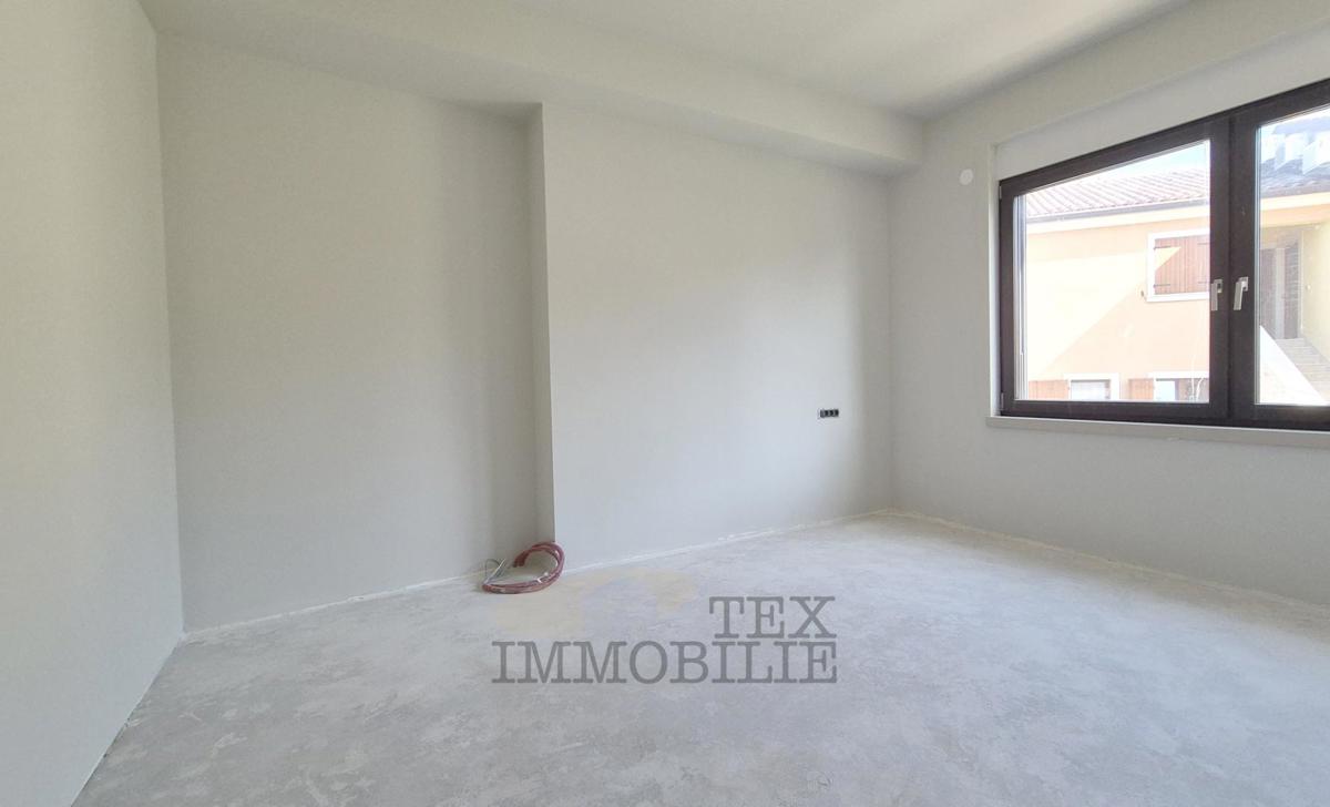 Nuovo appartamento vicino al mare e al centro di Parenzo 