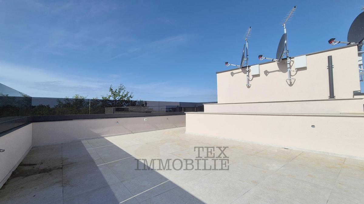 Nuovo appartamento vicino al mare e al centro di Parenzo 