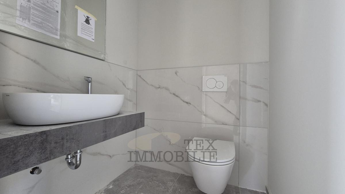 Nuovo appartamento vicino al mare e al centro di Parenzo 