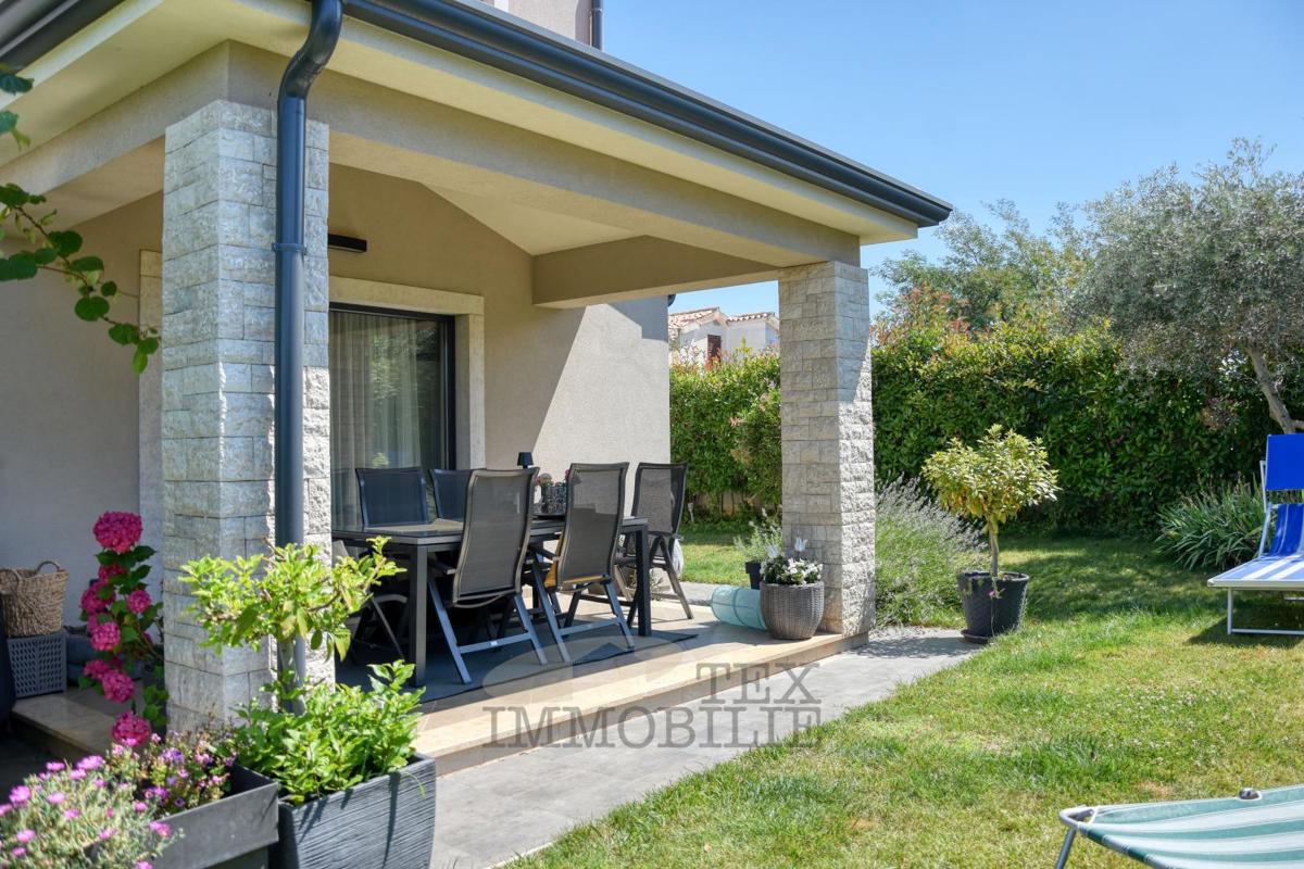 Affascinante casa bifamiliare vicino a Parenzo , 158 m2