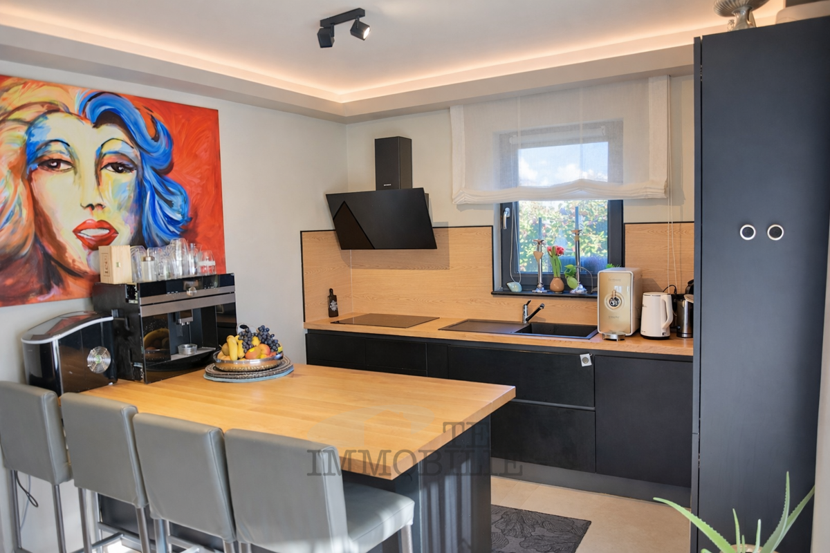 Affascinante casa bifamiliare vicino a Parenzo , 158 m2