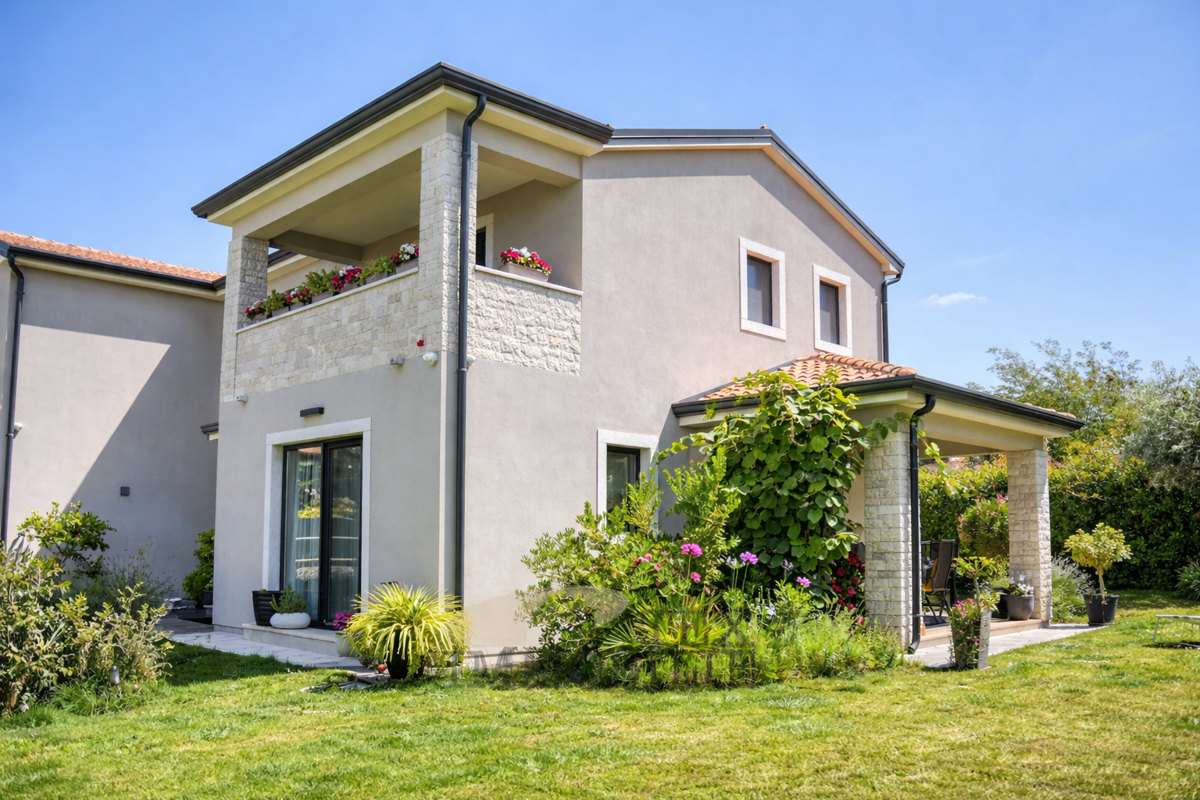 Affascinante casa bifamiliare vicino a Parenzo , 158 m2