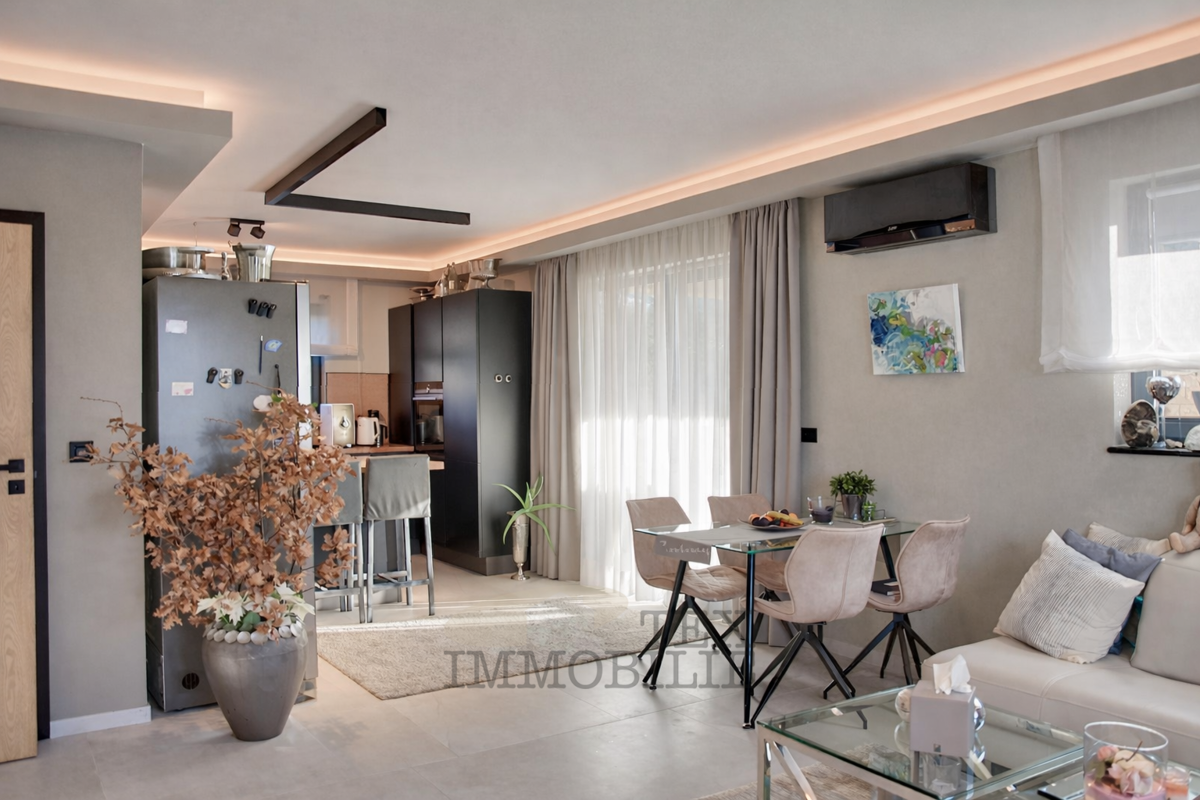 Affascinante casa bifamiliare vicino a Parenzo , 158 m2