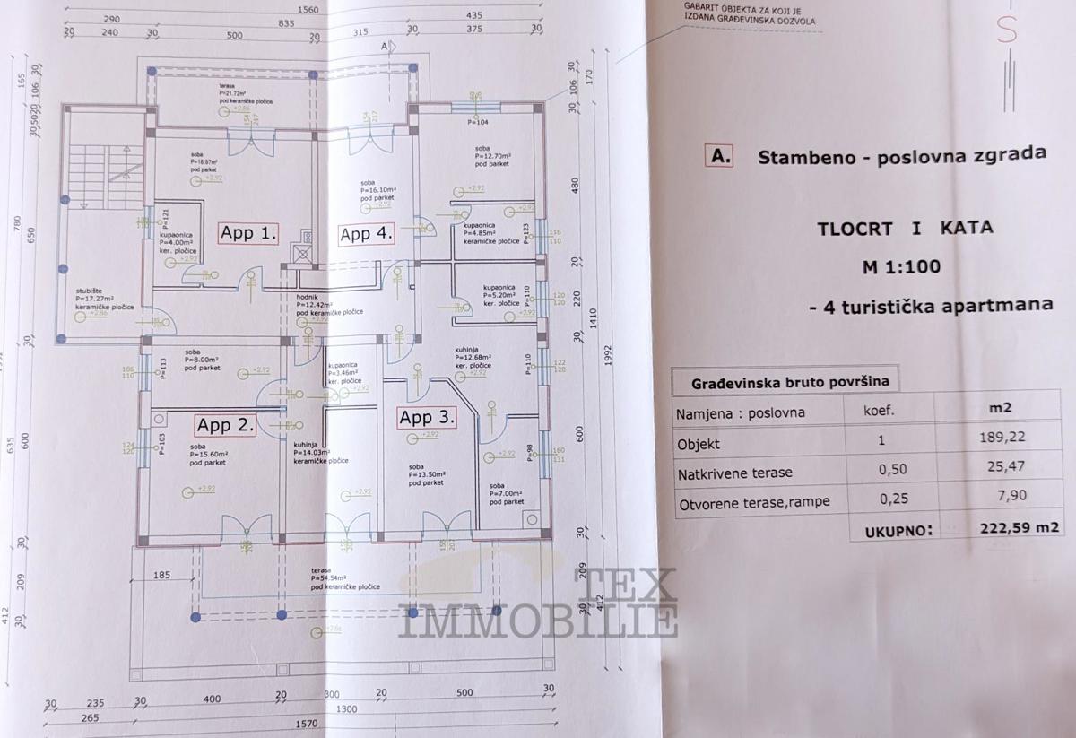 Parenzo, casa in ottima posizione con 14 unità abitative ​