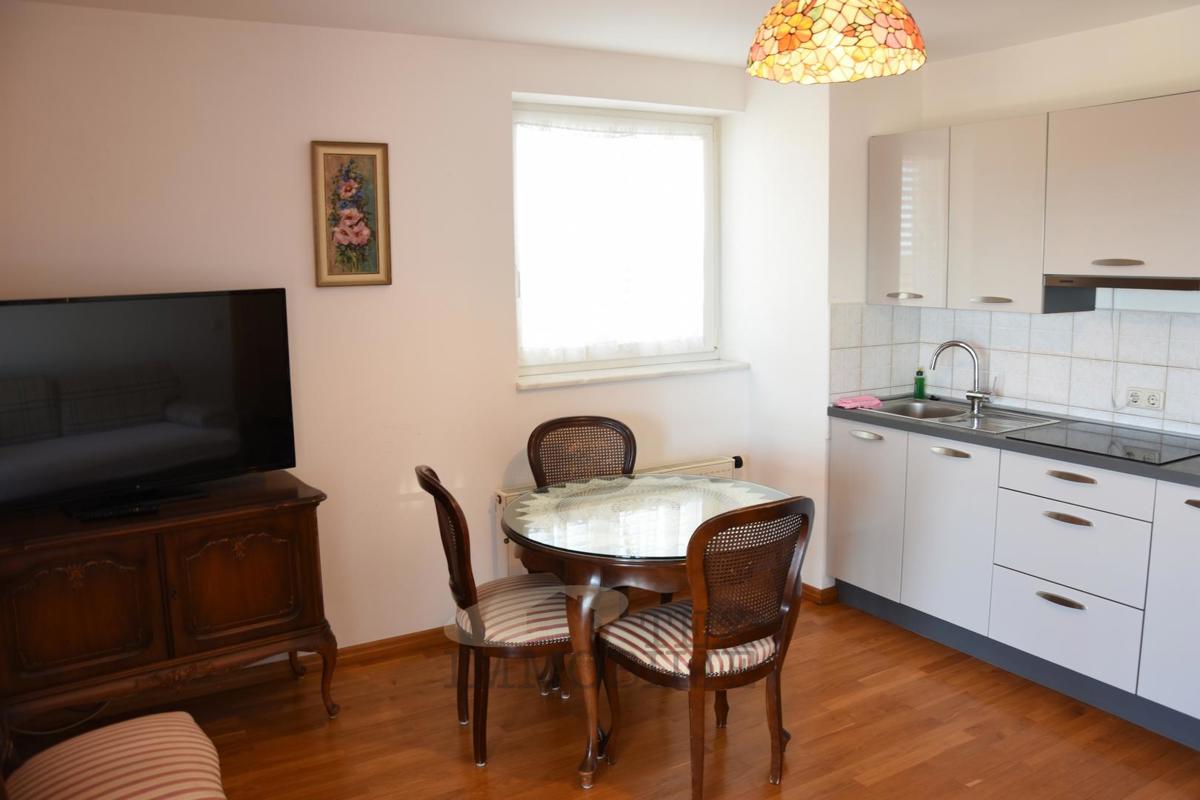 Parenzo, casa in ottima posizione con 14 unità abitative ​