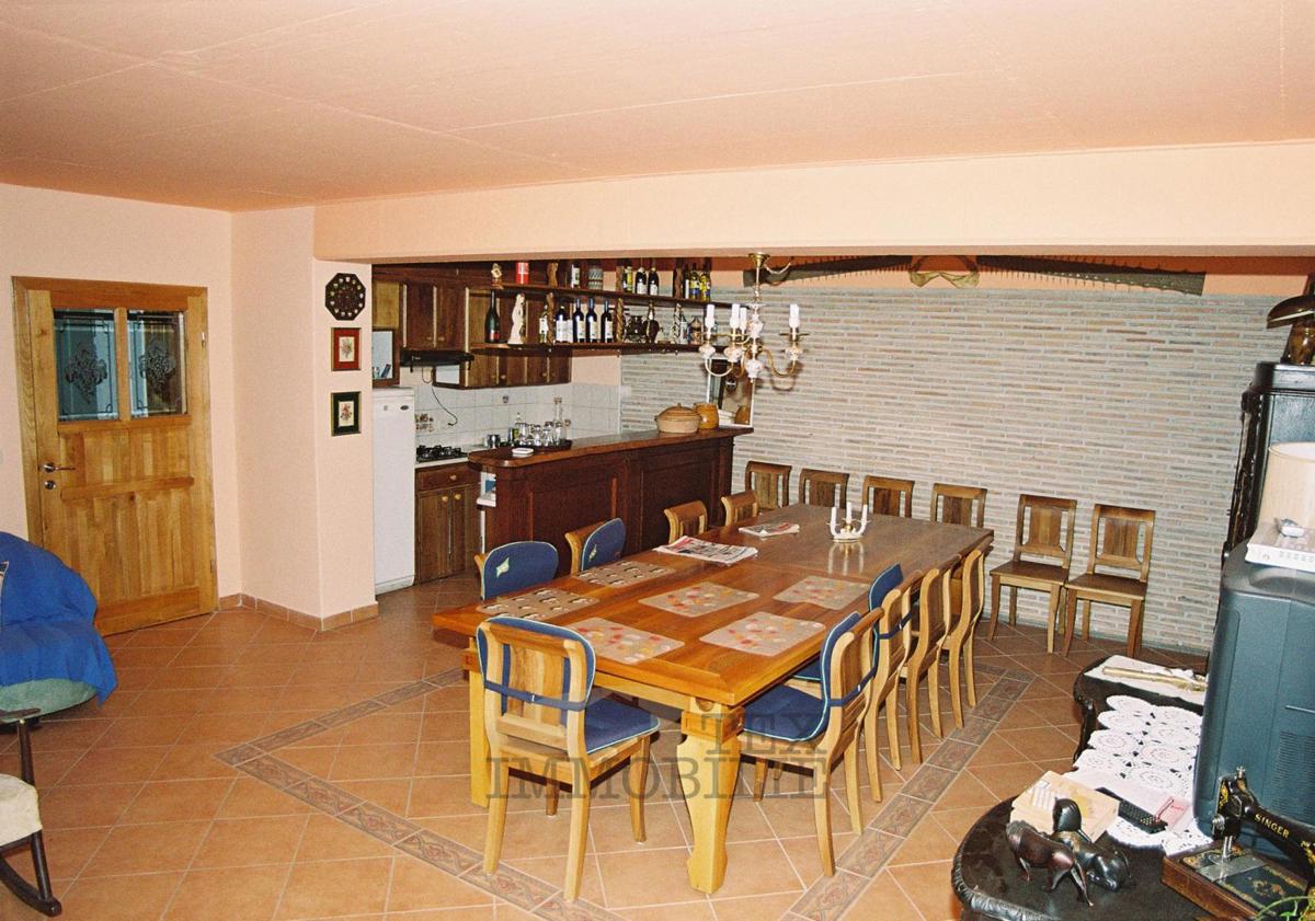 Parenzo, casa in ottima posizione con 14 unità abitative ​