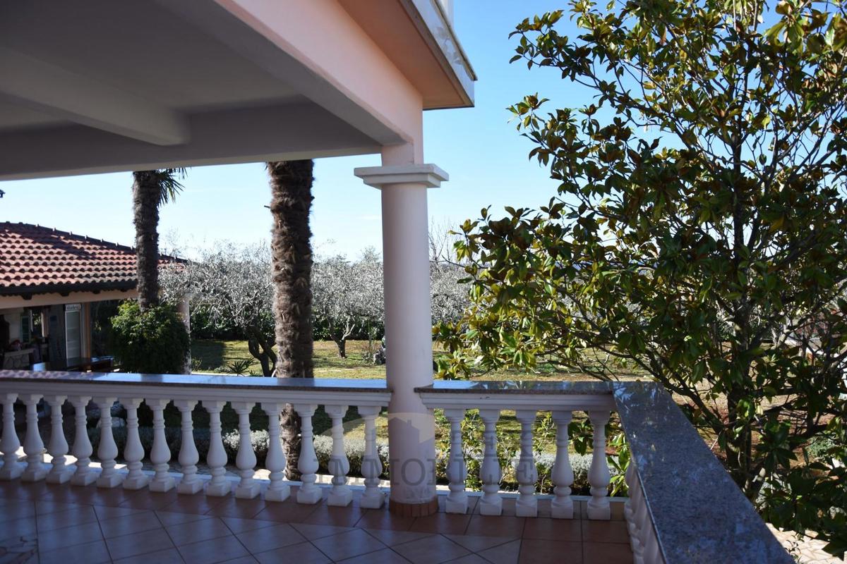 Parenzo, casa in ottima posizione con 14 unità abitative ​