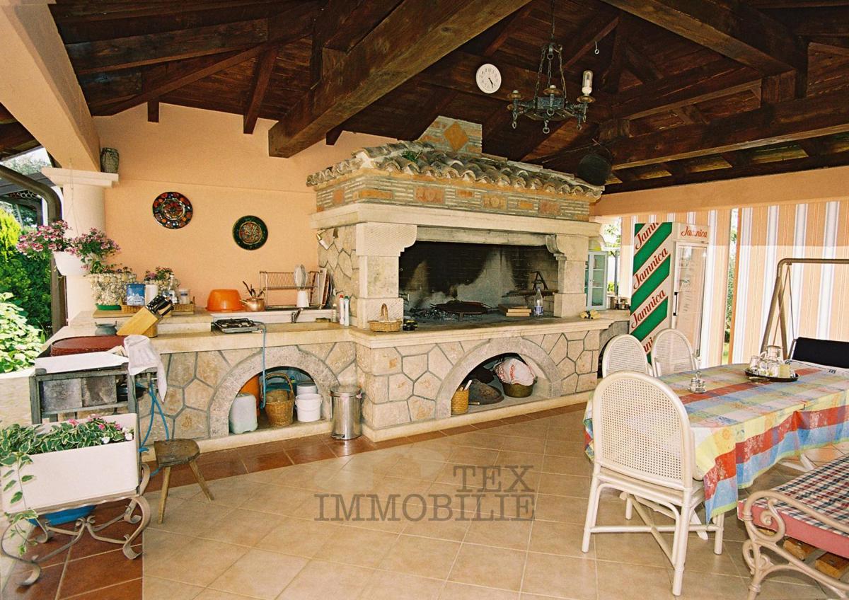 Parenzo, casa in ottima posizione con 14 unità abitative ​