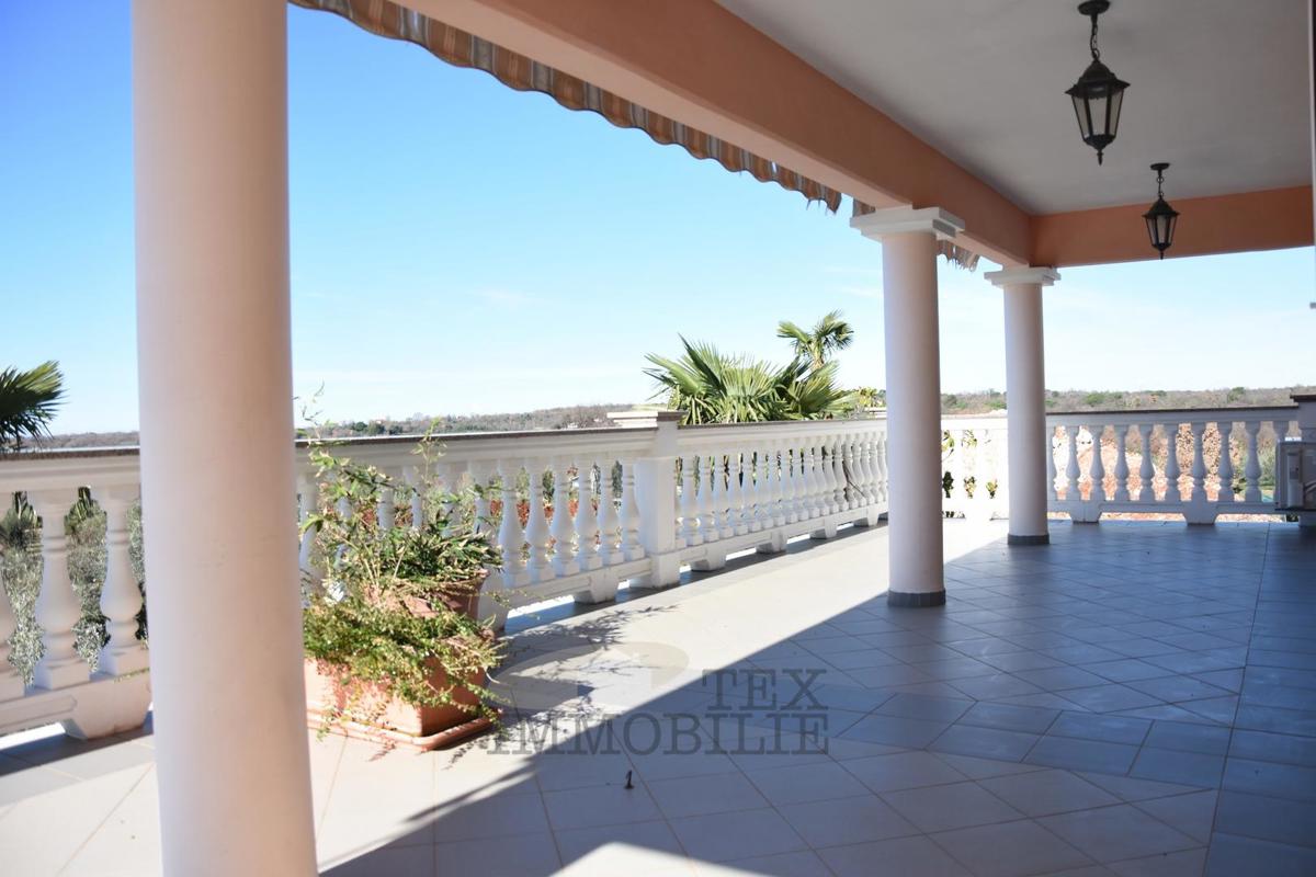 Parenzo, casa in ottima posizione con 14 unità abitative ​