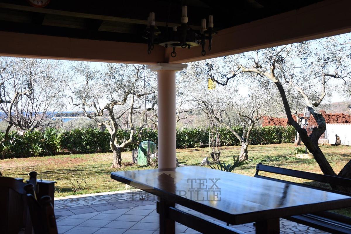 Parenzo, casa in ottima posizione con 14 unità abitative ​