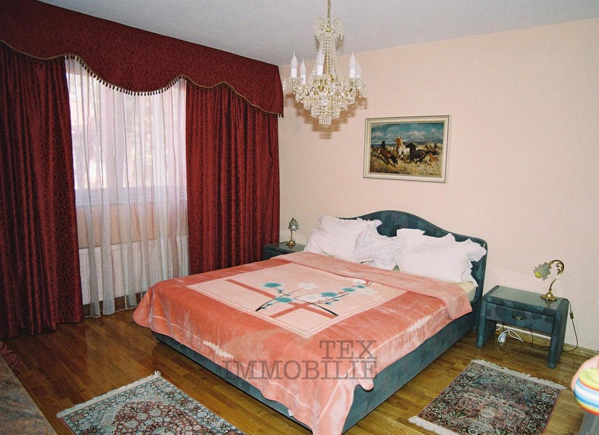 Parenzo, casa in ottima posizione con 14 unità abitative ​