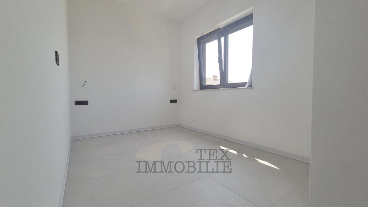 Parenzo, ampio appartamento con piscina e vista mare