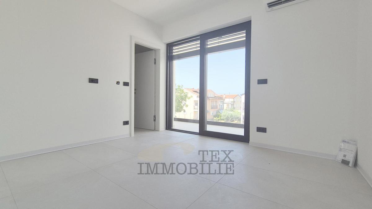 Parenzo, ampio appartamento con piscina e vista mare