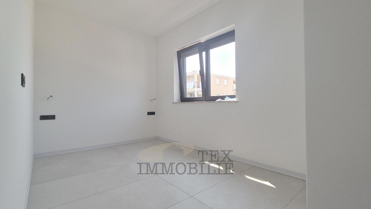 Parenzo, ampio appartamento con piscina e vista mare