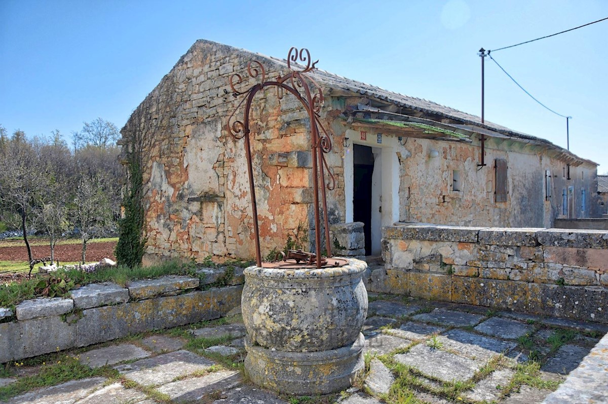 Casa in pietra d'Istria da adattare, 160 m2