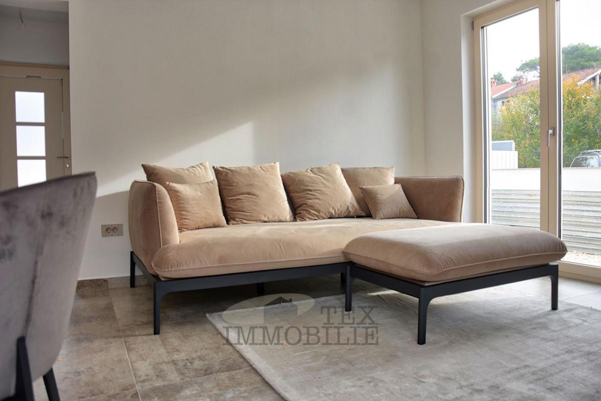 Casa moderna vicino al mare e nei dintorni di Parenzo 