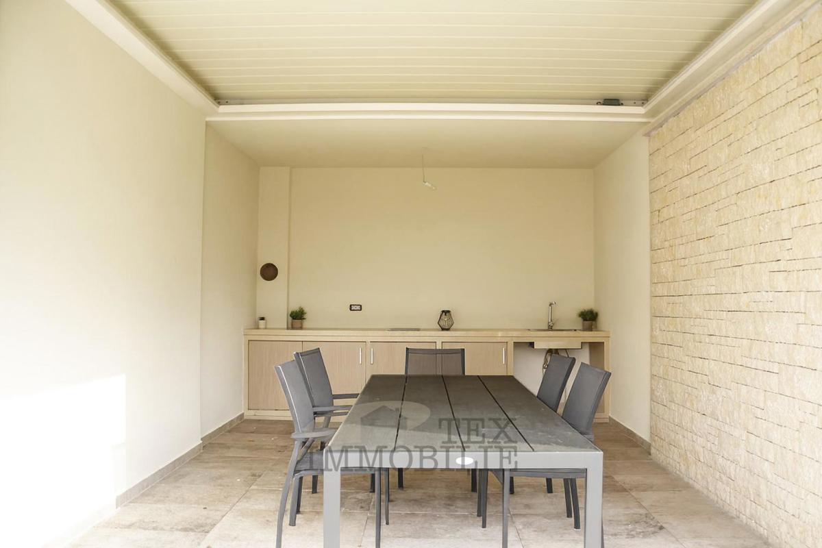 Casa moderna vicino al mare e nei dintorni di Parenzo 