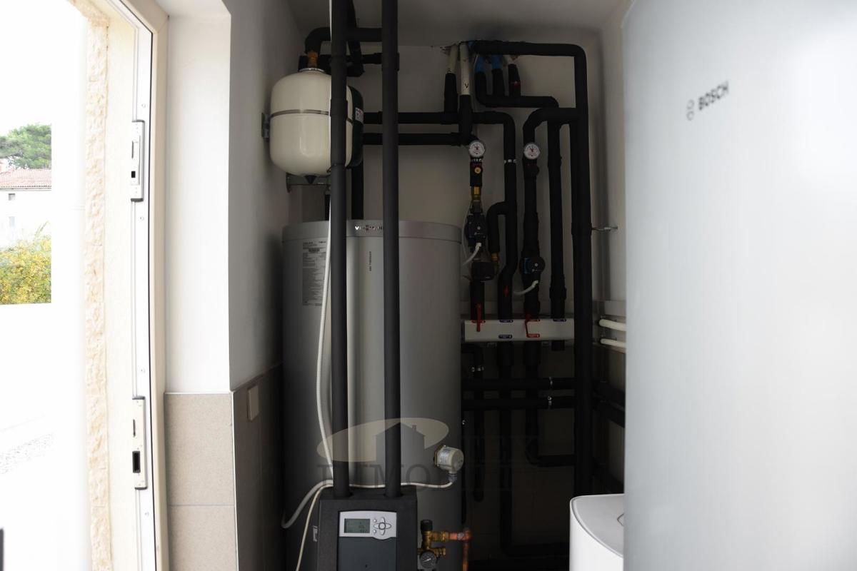 Casa moderna vicino al mare e nei dintorni di Parenzo 