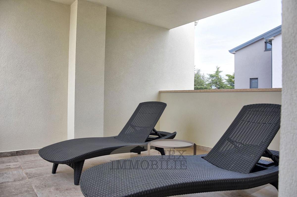 Casa moderna vicino al mare e nei dintorni di Parenzo 