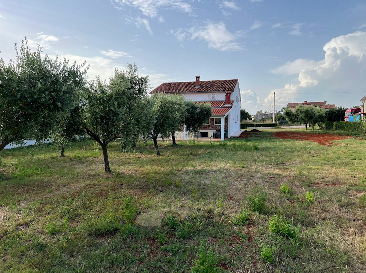 Parenzo, casa e terreno edificabile