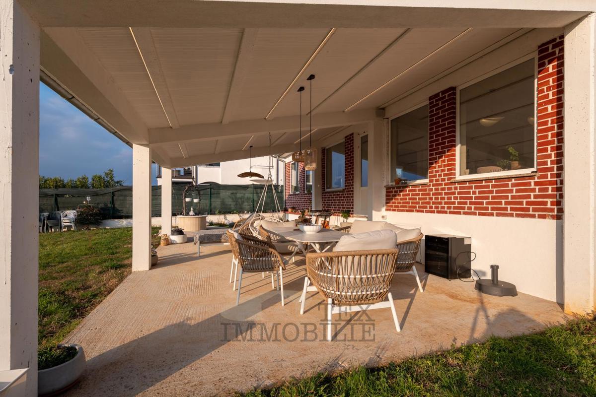 Parenzo, casa e terreno edificabile