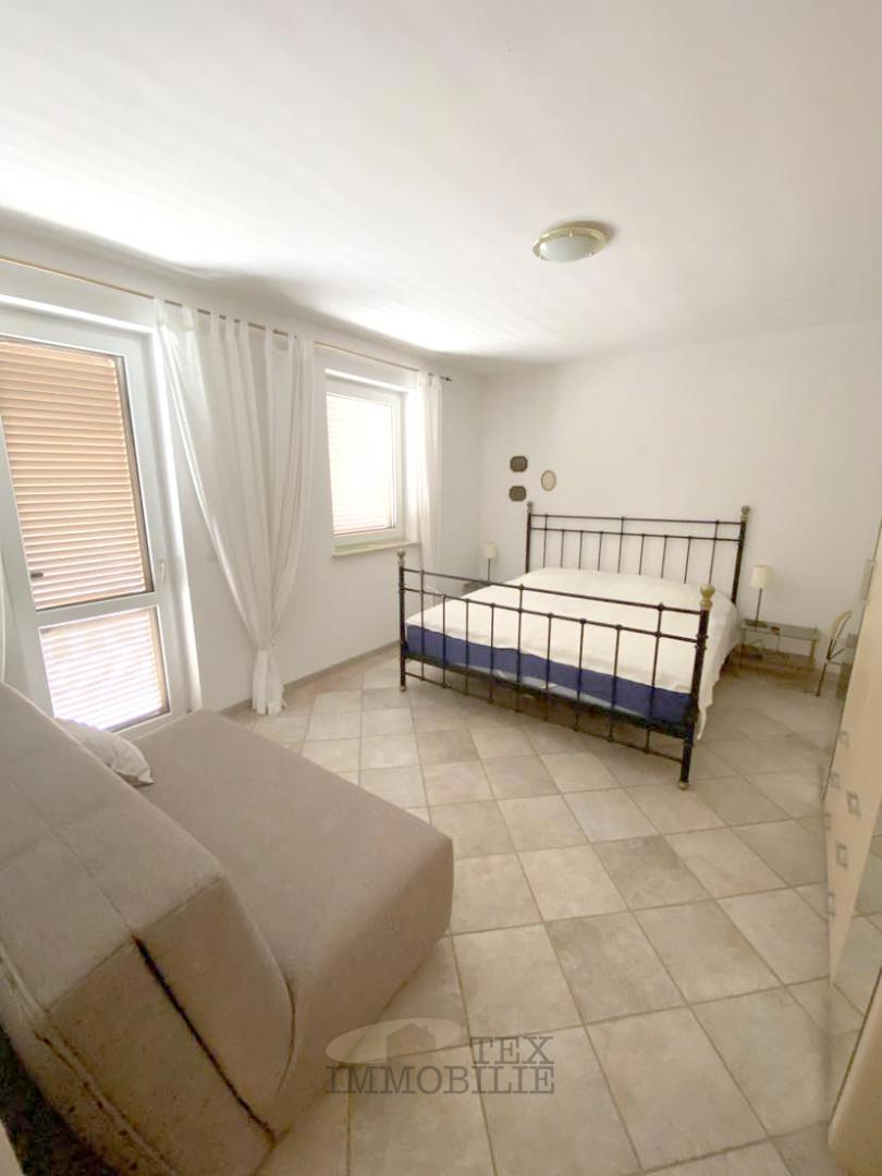 Casa Indipendente con Piscina e Vista Mare – Terreno 2.582 m²