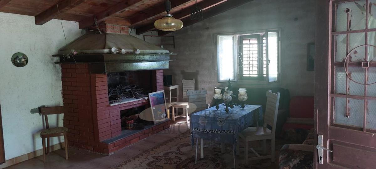 Casetta con ampio terreno edificabile – ottima opportunità di investimento in Istria!