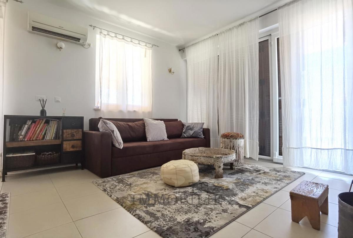 Parenzo – Appartamento con giardino e terrazza, a 4 km dal mare