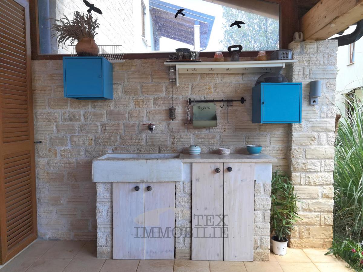 Parenzo – Appartamento con giardino e terrazza, a 4 km dal mare