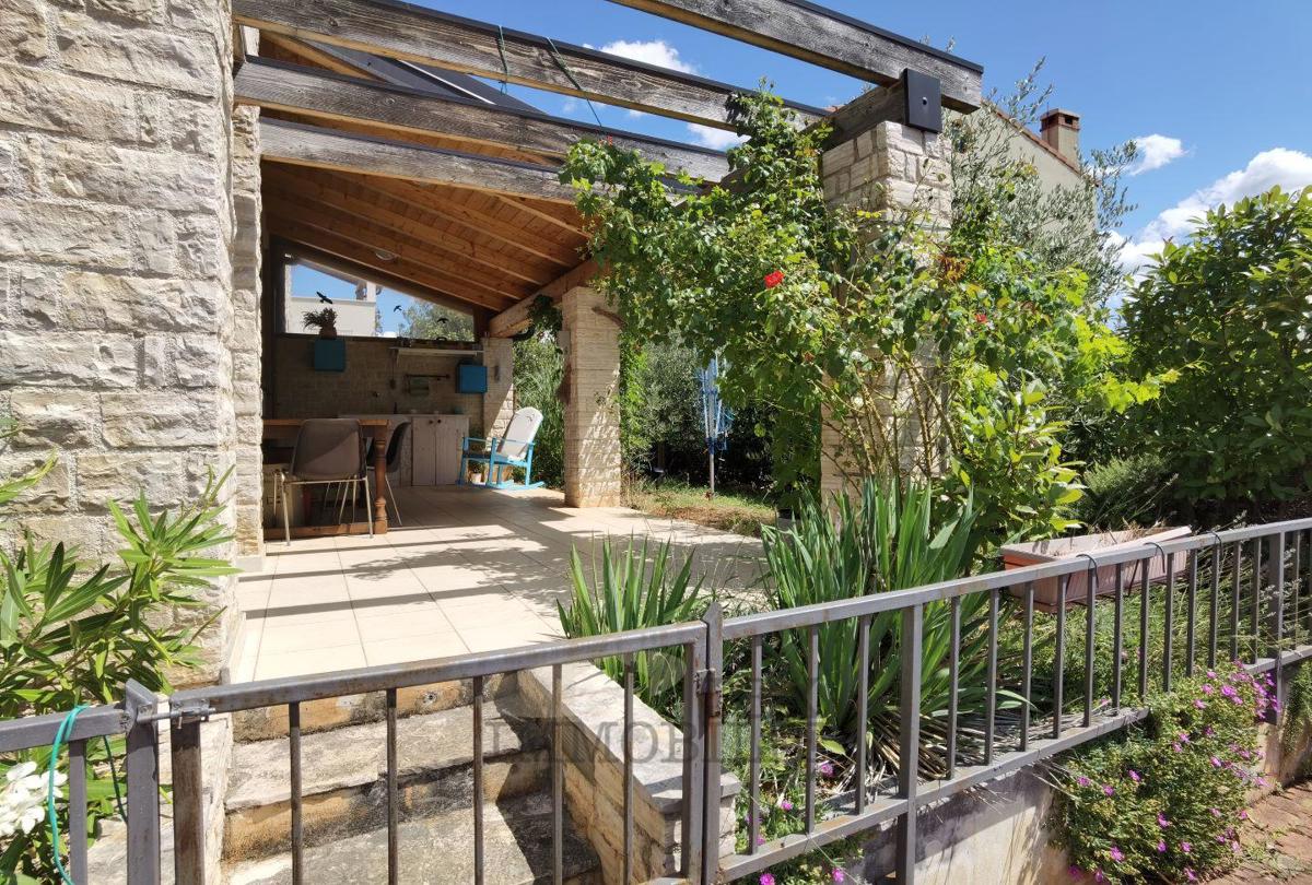 Parenzo – Appartamento con giardino e terrazza, a 4 km dal mare