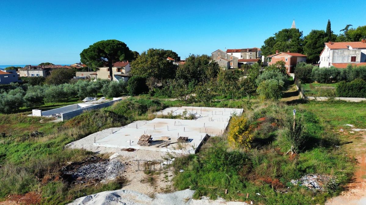 Terreno edificabile Poreč, 1.308m2