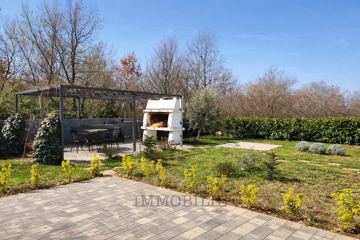 Bellissima casa vicino alla città di Parenzo