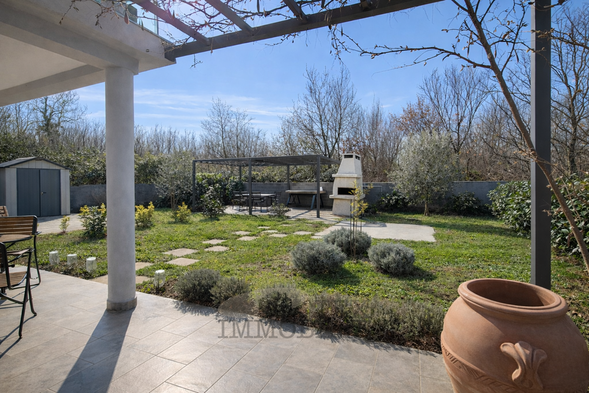 Bellissima casa vicino alla città di Parenzo