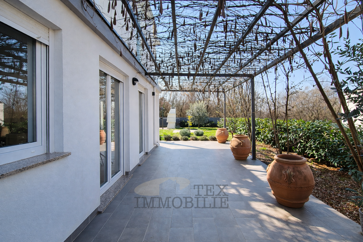 Bellissima casa vicino alla città di Parenzo