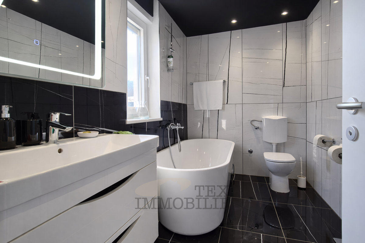 Bellissima casa vicino alla città di Parenzo