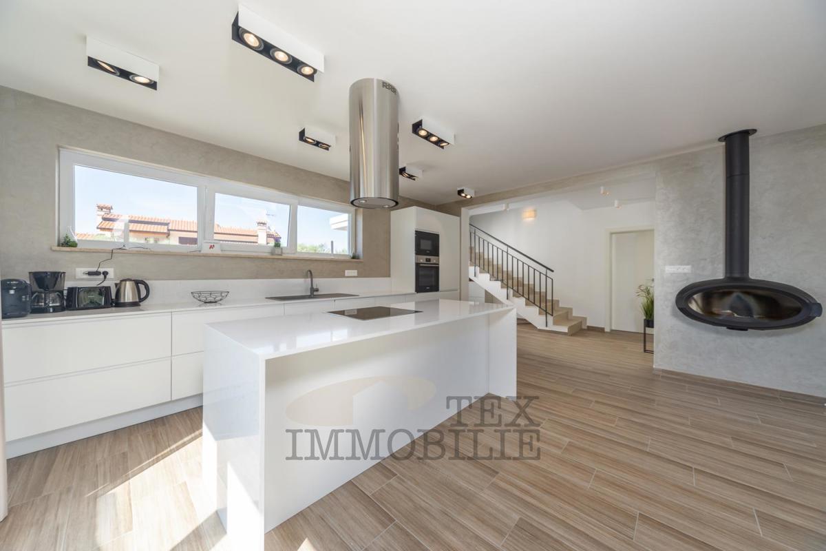 Villa con piscina vicino a Parenzo, 255,37 m2