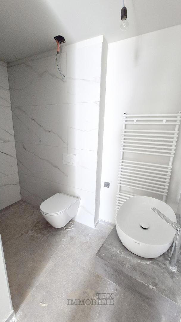 Nuovo appartamento vicino al mare e al centro di Parenzo 