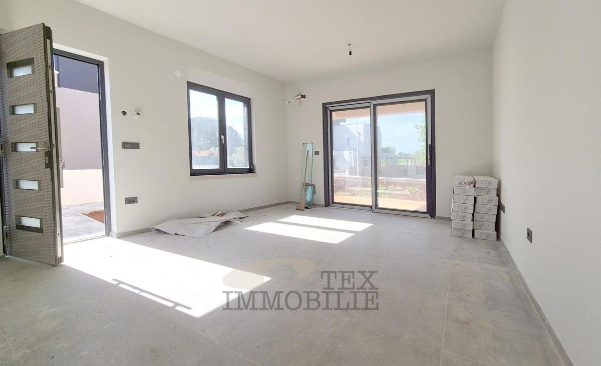 Nuovo appartamento vicino al mare e al centro di Parenzo 