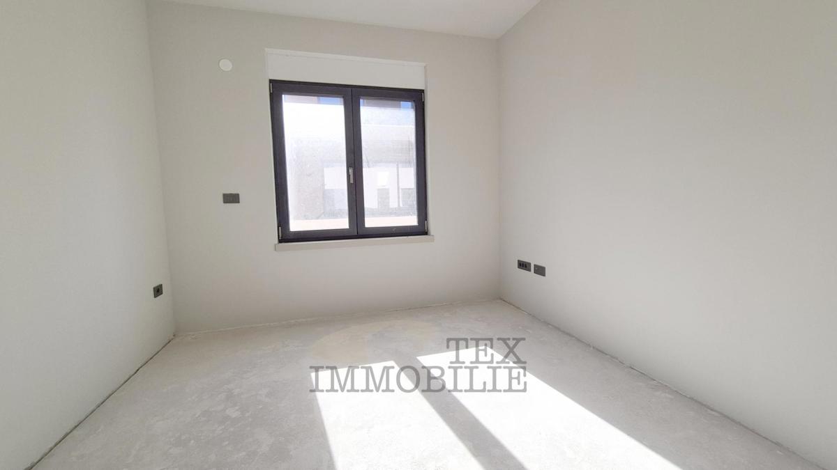 Nuovo appartamento vicino al mare e al centro di Parenzo 